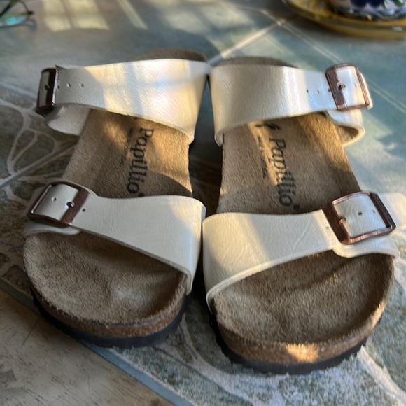 UGG Papillio beige sandal. - Picture 1 of 4
